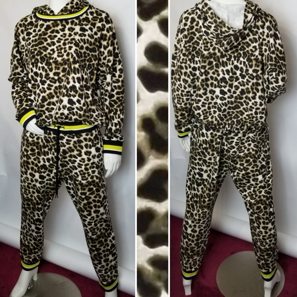 Leopard Jogger Set - Picture 2 of 8